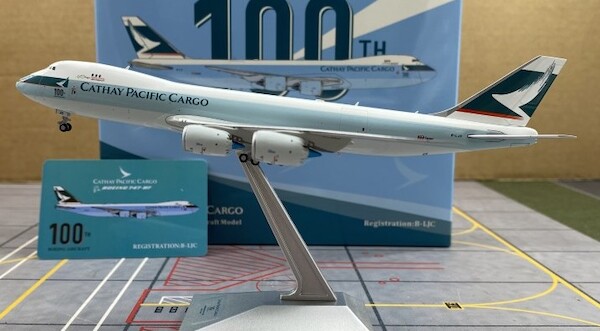 Boeing 747-8 Cathay Pacific New Livery B-LJC YYD08